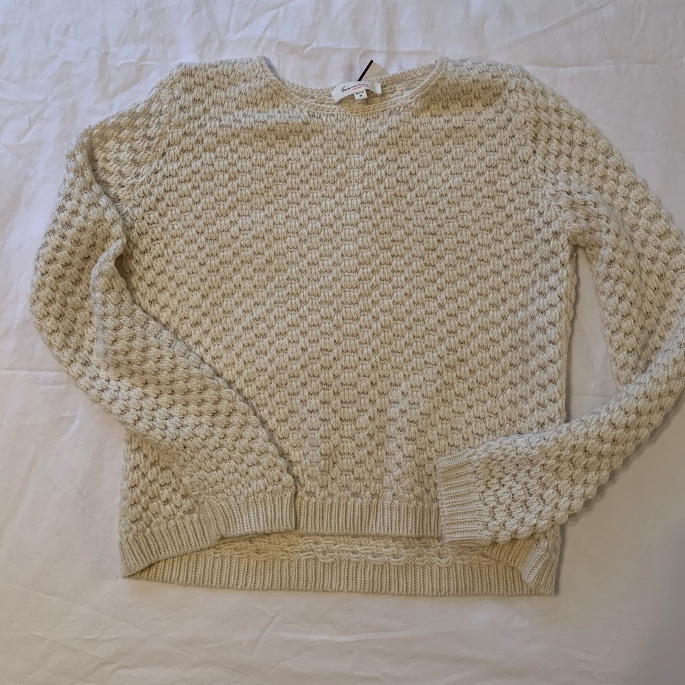 Two by Vince Camuto pull over crew neck sweater